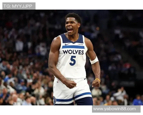 爱德华兹成为历史第七位25岁前达成万分的球员与科比詹姆斯同列